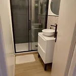 Cozy For 4 People, 100m Away شقة Fréjus