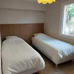 Cozy For 4 People, 100m Away شقة