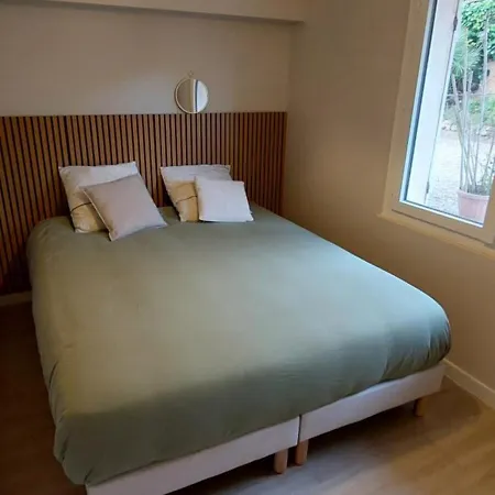 Apartment Cozy For 4 People, 100m Away