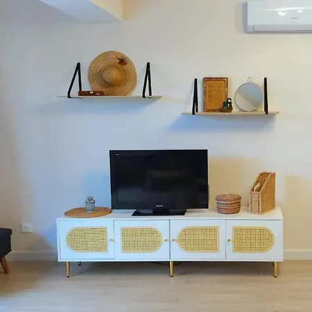 Cozy For 4 People, 100m Away *
