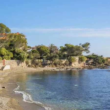 Apartment Cozy For 4 People, 100m Away Fréjus