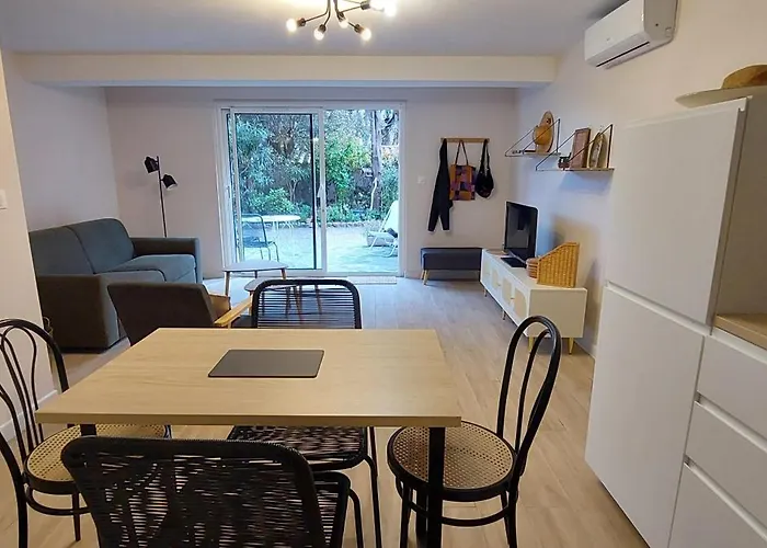 Apartment Cozy For 4 People, 100m Away *