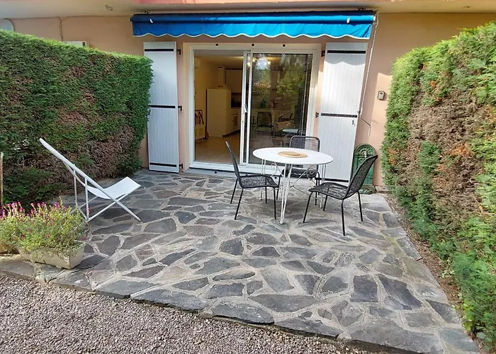 Cozy For 4 People, 100m Away *