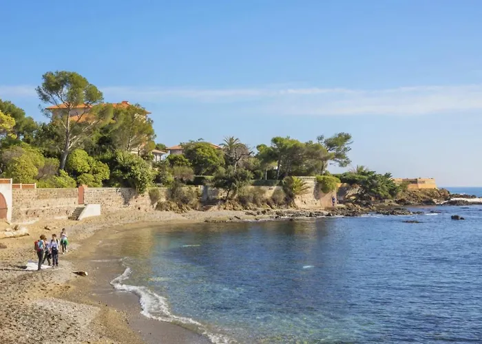 Apartment Cozy For 4 People, 100m Away Fréjus
